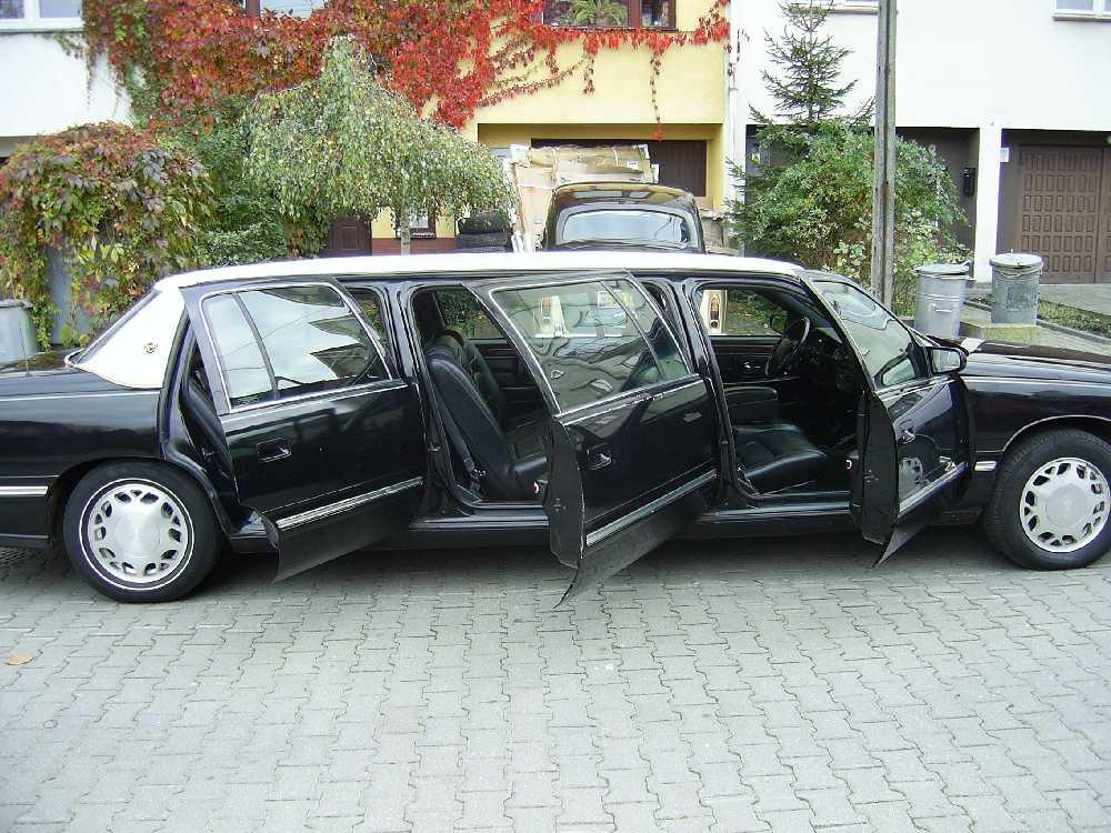 CADILLAC DeVille Limousine - limuzyna 8-osobowa (6-drzwiowa)