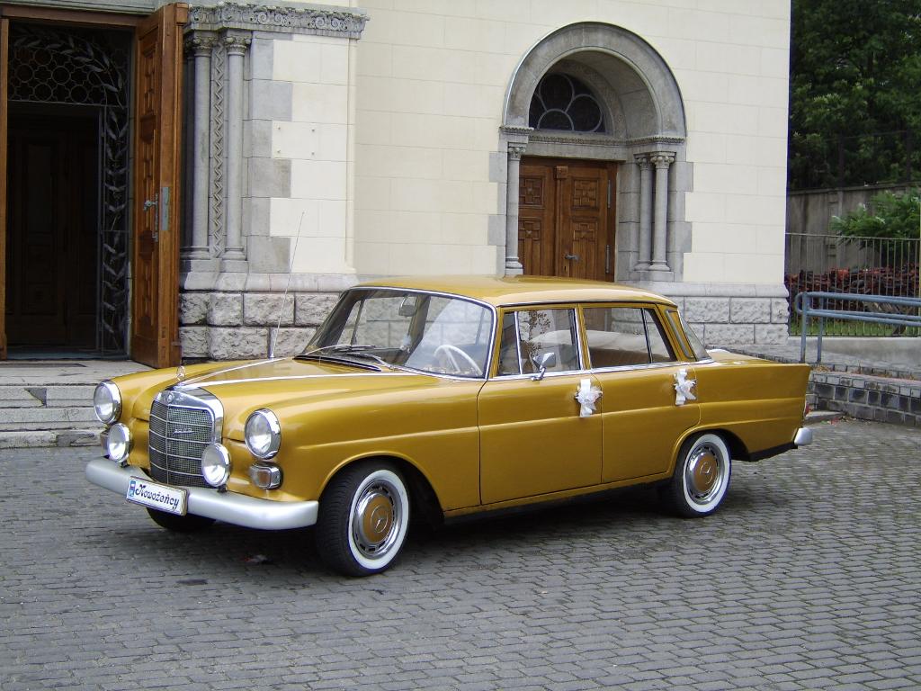 Samochód do ślubu mercedes w110 , Łódź, łódzkie