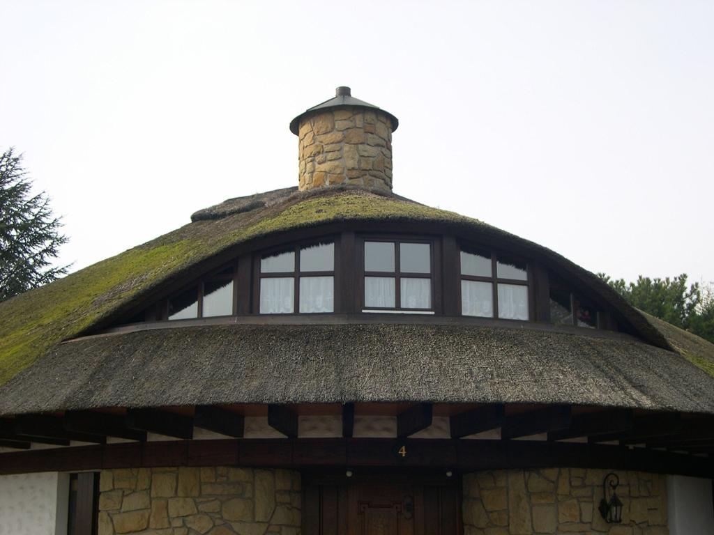 Trzcina stary dach
