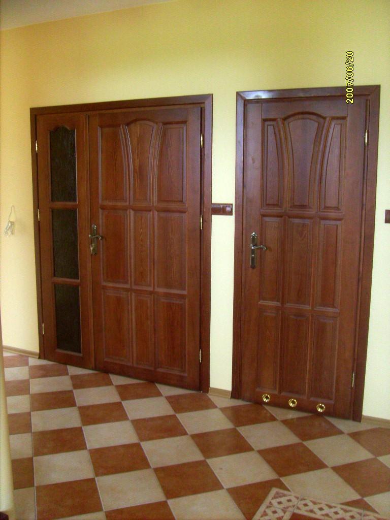 drzwi sosnowe lakierowane