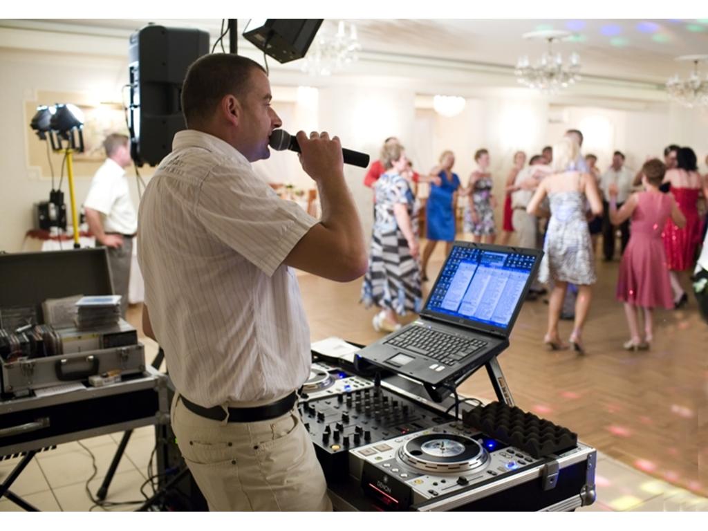 DJ, muzyczna oprawa imprez, DJ na wesele