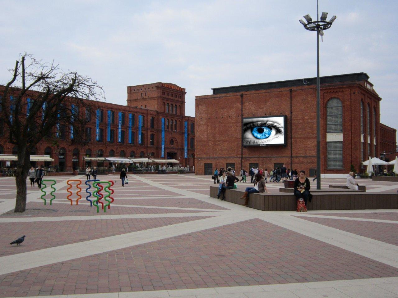 Reklama na ekranach Led, Łódź, Manufaktura rynek, łódzkie