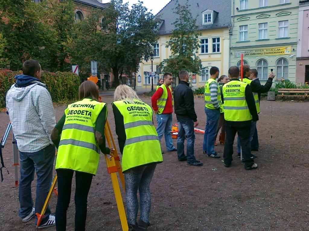 Geodezja i Budownictwo. Słuchacze na ćwiczeniach