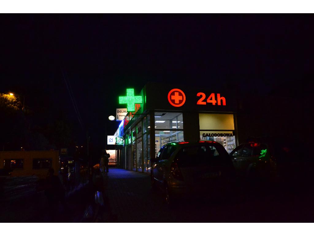 krzyż apteczny - realizacje
