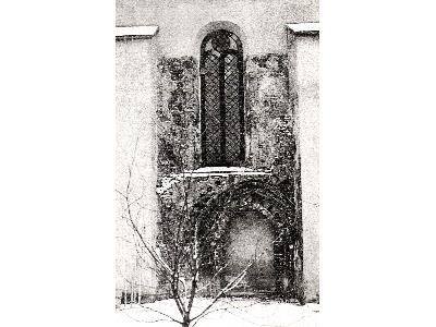 Portal gotycki w Sieradzu widok przed konserwacją - kliknij, aby powiększyć