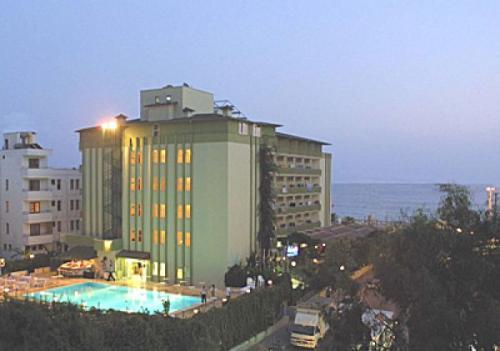 Kleopatra Beach Hotel