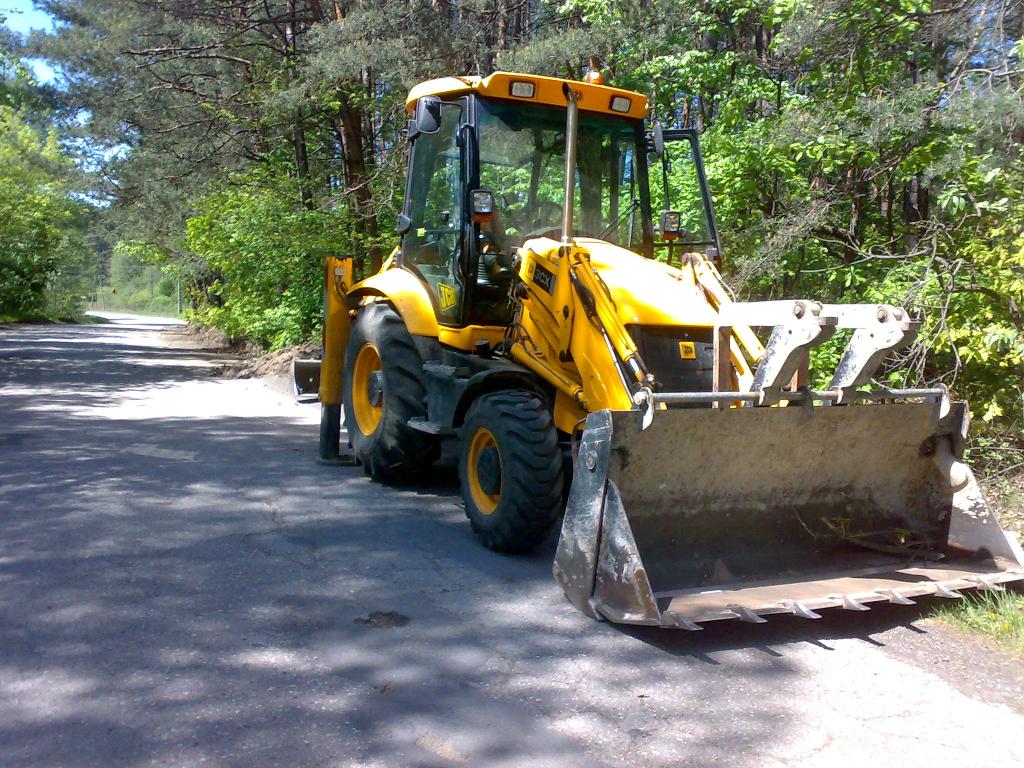 Roboty ziemne i drogowe transport zagęszczarki, Wola Radziszowska, małopolskie