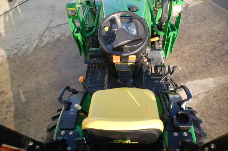 JOHN DEERE 2320 - 200CX