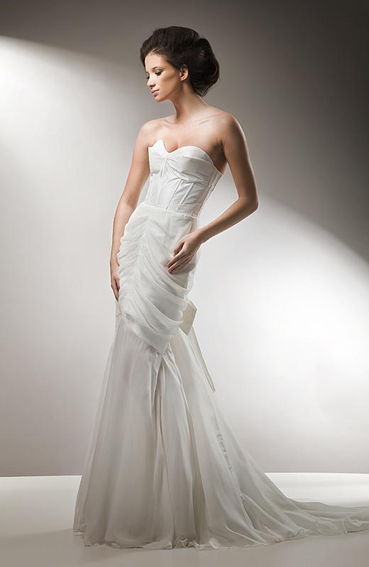 Suknia ślubna z kolekcji 2011