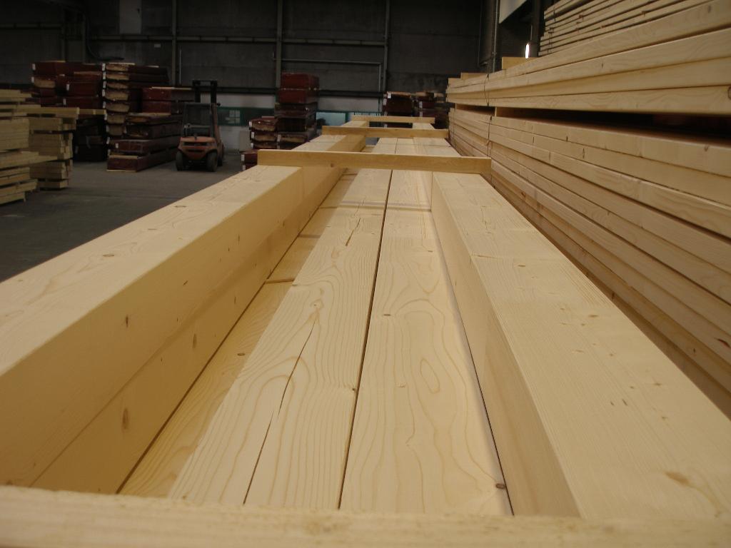 Oferujemy drewno konstrukcyjne, deski tarasowe