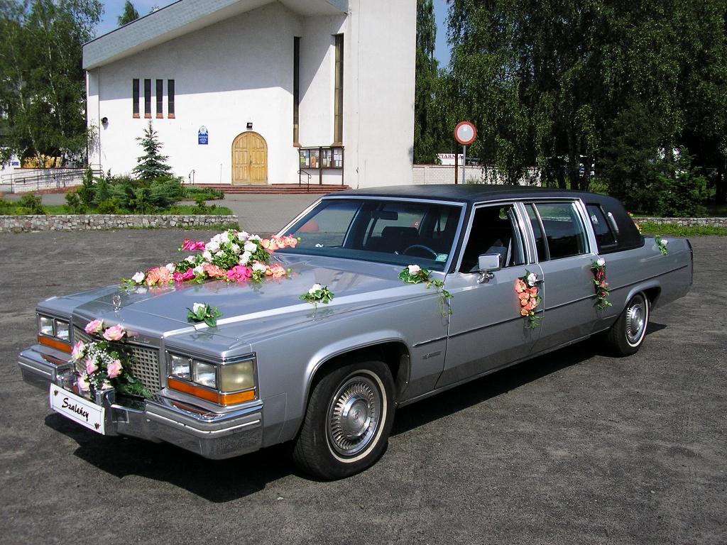 Zabytkowa limuzyna Cadillac Fleetwood serja limitowana wyprodukowano tylko 1500szt