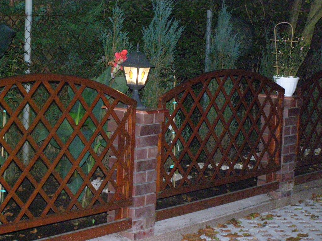 Płotek ogrodowy - klinkier i pergola