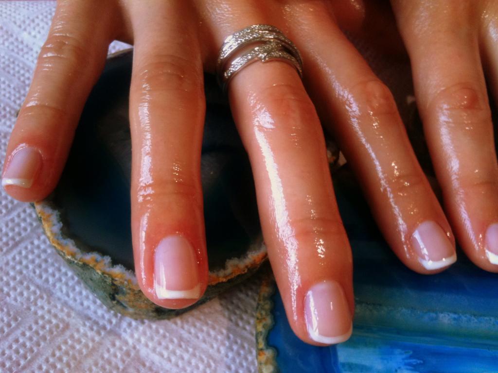 Manicure hybrydowy (Raszyn, Warszawa, dojazd), mazowieckie