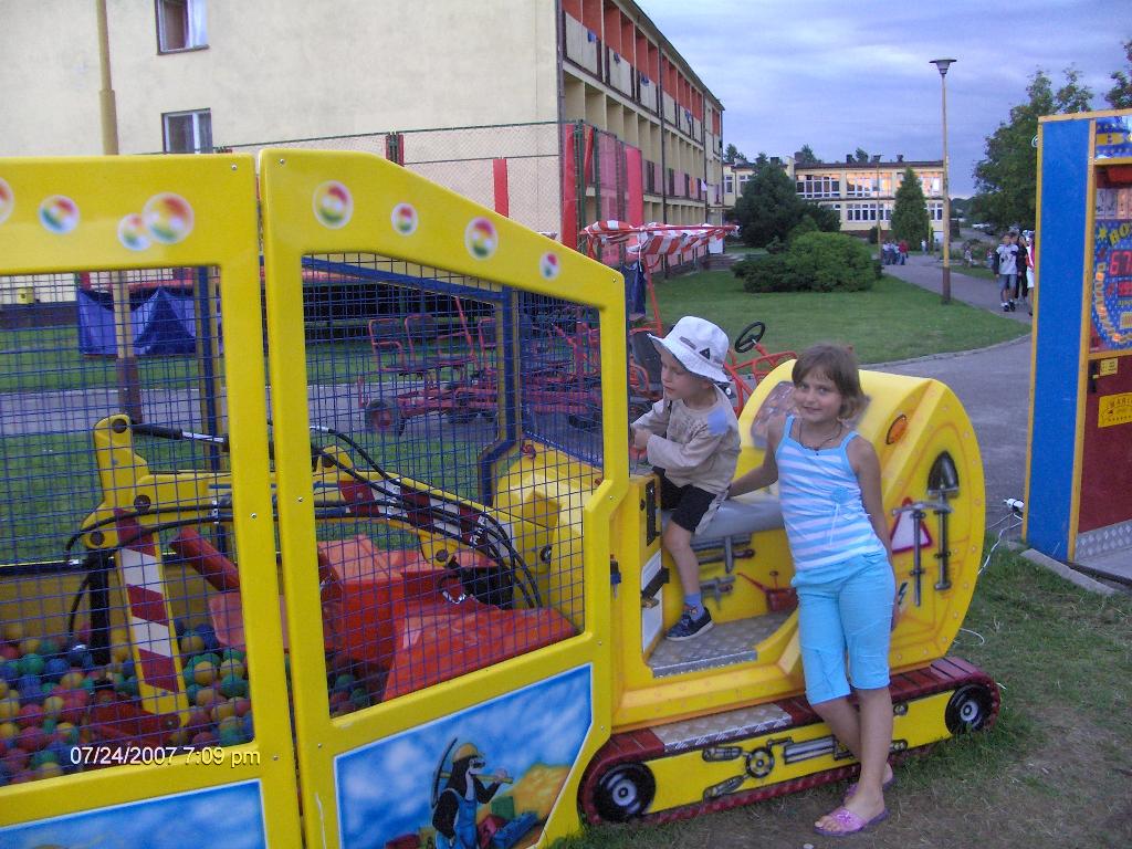 Niezapomniane przeżycia sterując koparką