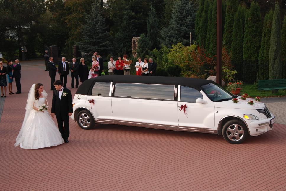 PT CRUISER LIMOUSINE