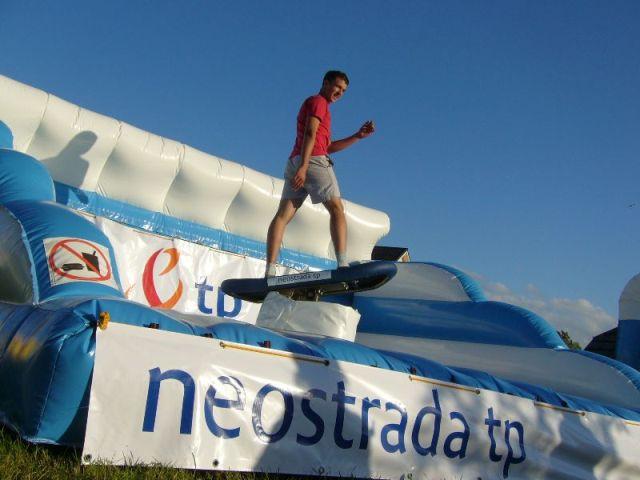 symulator surfingu  - wiecej na www.woks.pl, symulatory rajdowe, bolid F1, symulator byk rodeo,