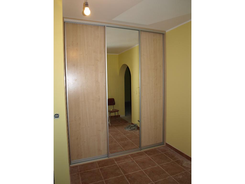 Szafa wnękowa