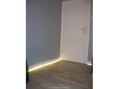 Opaski drzwiowe i listwy z oświetleniem LED - kliknij, aby powiększyć