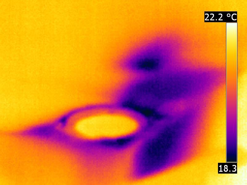 Lokalizacja zawilgoceń za pomocą kamery termowizyjnej