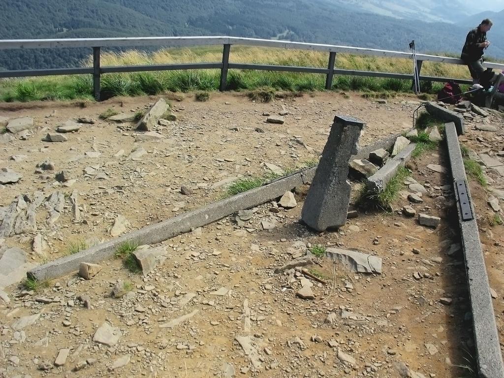 Zdewastowana druga klasa na Tarnicy - Bieszczady