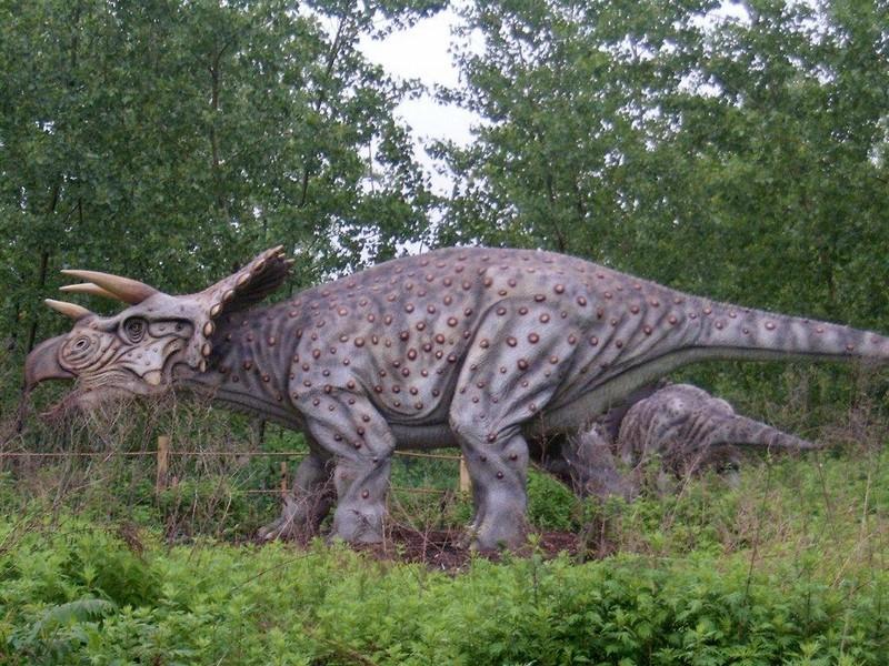 Pomysł na Biznes - park tematyczny, dinozaury!