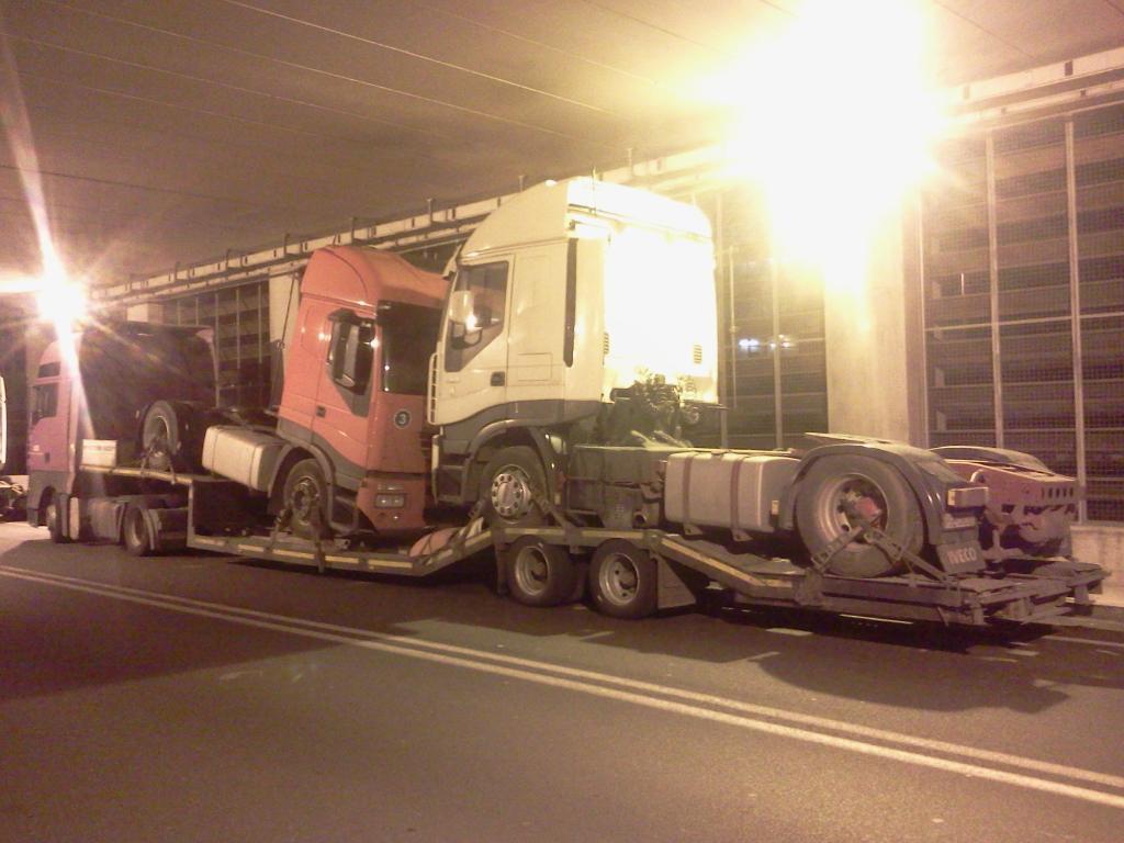 TRANSPORT NACZEPAMI TYPU PLATFORMA I NISKOPODWOZIE, Piotrków, łódzkie