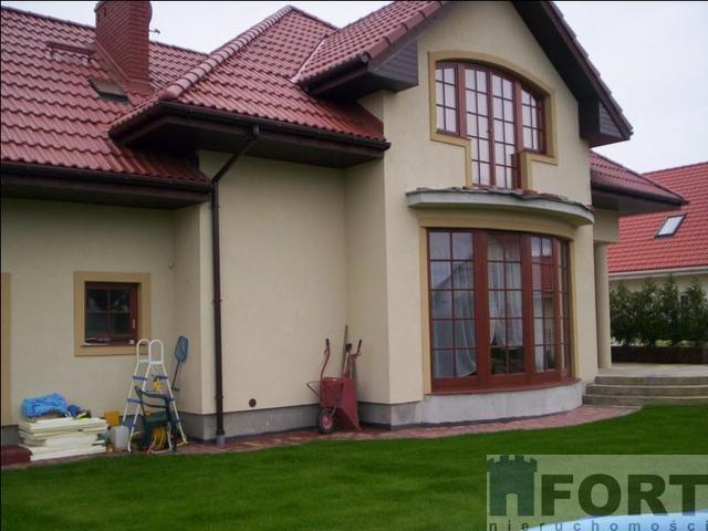 Dom - widok z przodu