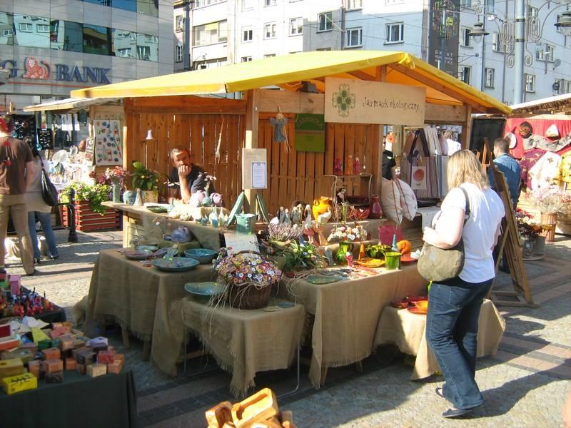 Dzierżawa domków i chatek jarmarkowych na jarmarki, dożynki, targi.