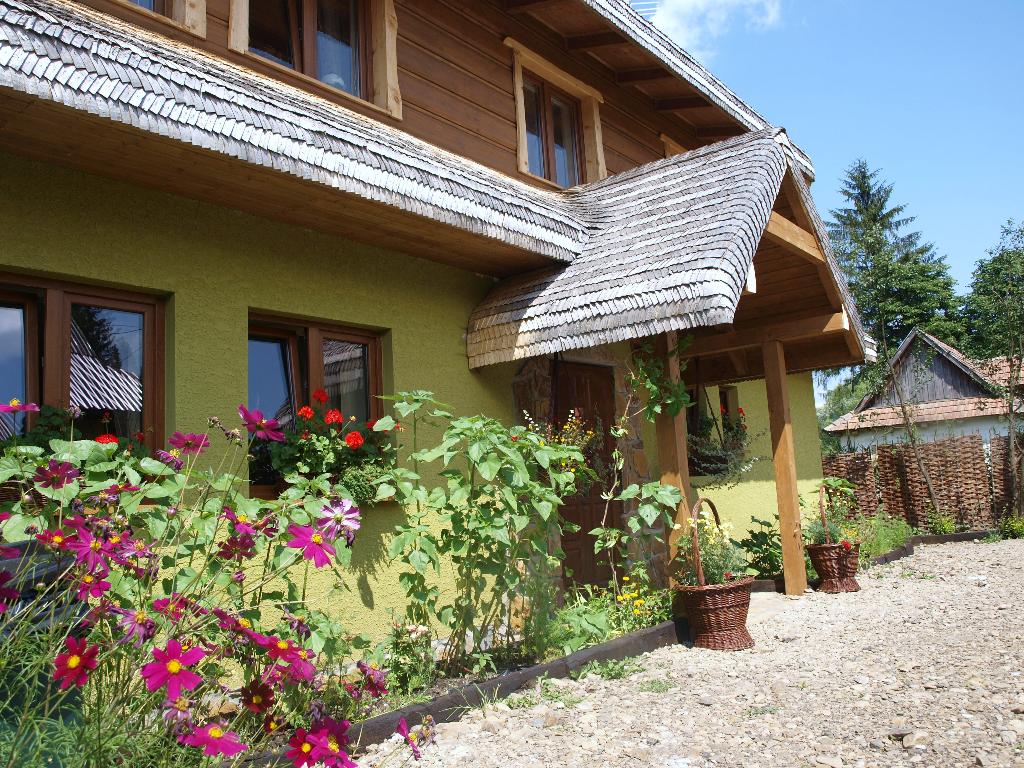 Noclegi Zielony Ruczaj  pokoje gościnne bieszczady  konie  kulig rajdy, Dołżyca , podkarpackie