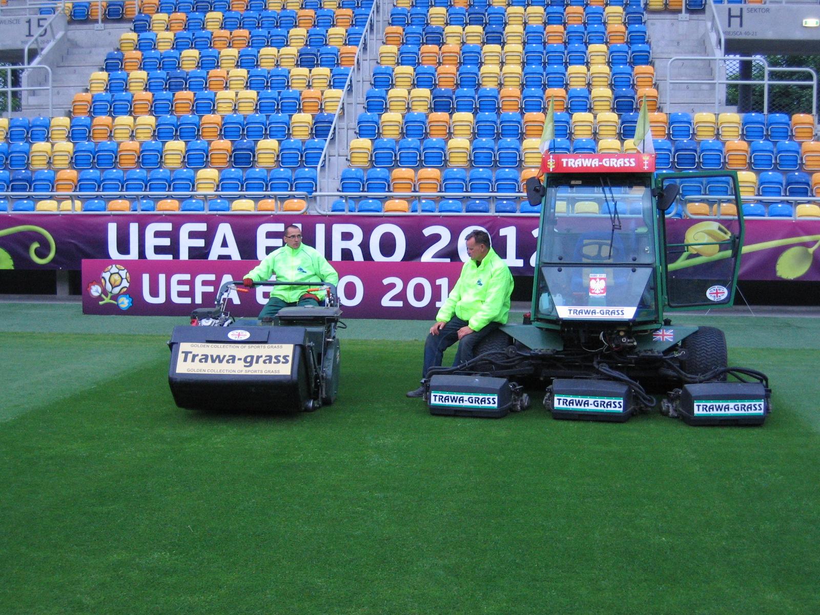 obsługa boisk EURO 2012   TRÓJMIASTO  firma TRAWA-GRASS