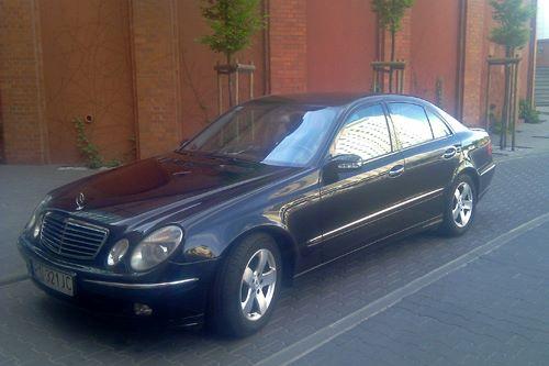 Mercedes E-211 Awangarda (czarny)