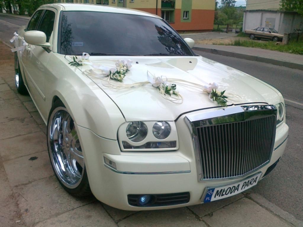 Biały chrysler 300c, samochody slubne, auta na Wesela, SLASK, Świerklany, śląskie