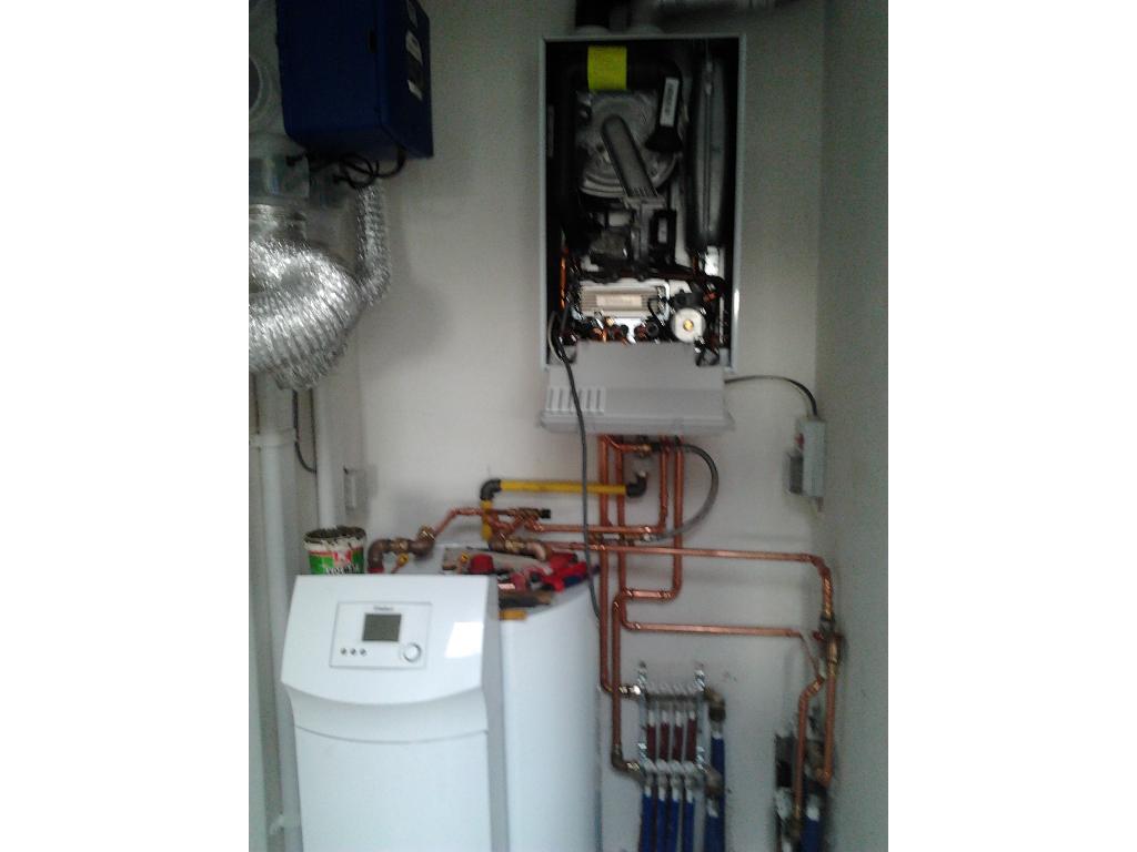 Kocią vaillant+ boiler + instalacja kol.słonecznych i co