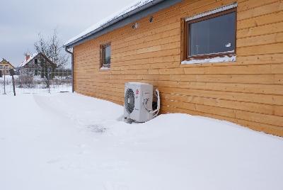 Agregat pompy ciepła. Śnieg, mróz -20 st. Grzeje !