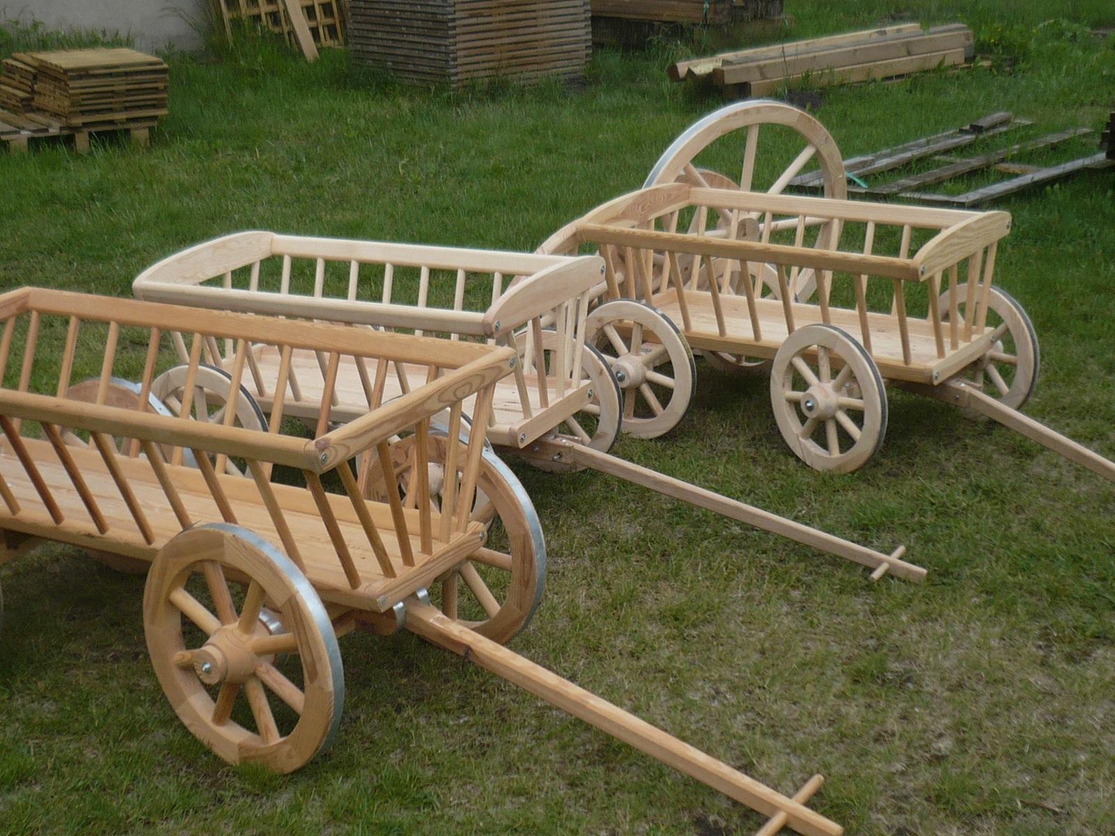 Wózek  drewniany