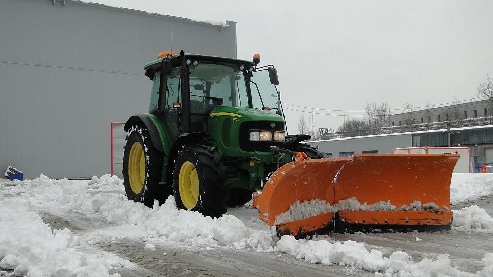 Odśnieżanie powierzchni utwardzonych Katowice, Śląsk, śląskie