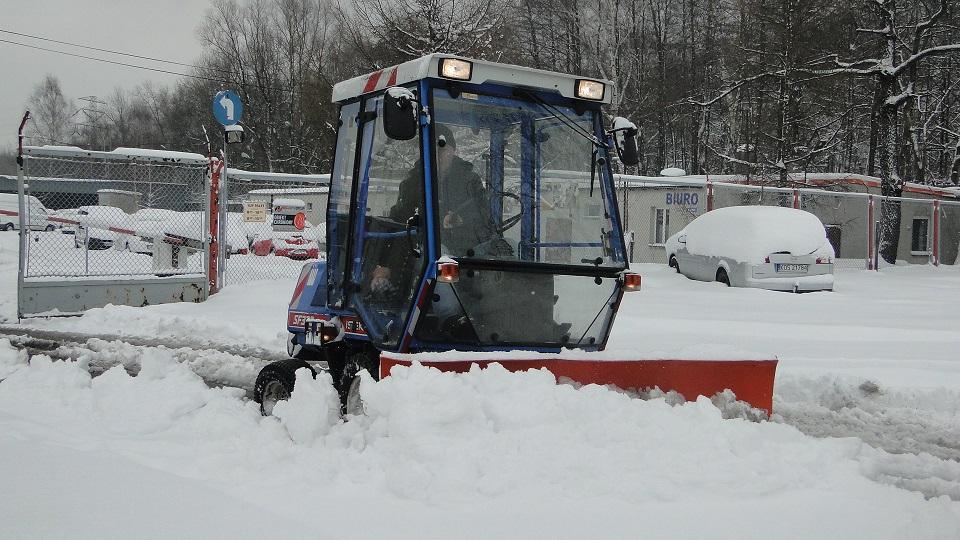 Odśnieżanie powierzchni utwardzonych Katowice, Śląsk, śląskie