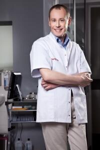 dr n. med. Piotr Regiec - specjalista okulista  chirurg