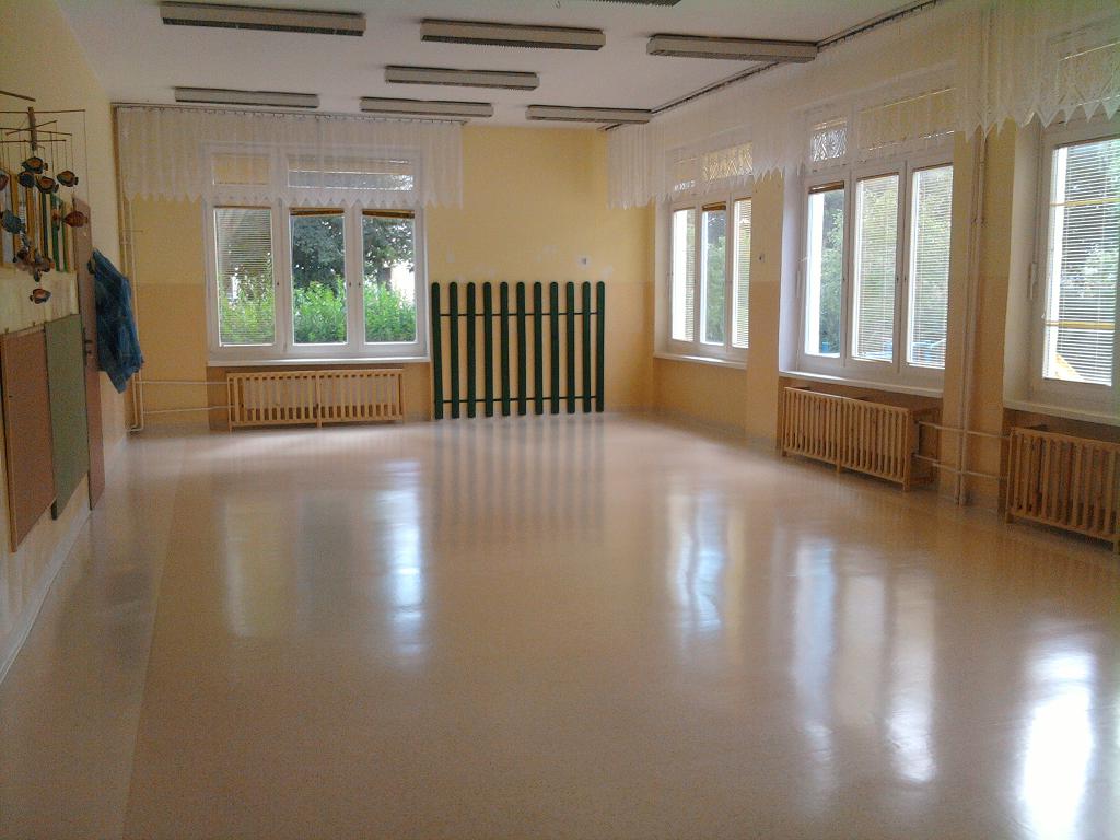 Maszynowe mycie i akrylowanie podłóg w Trójmieście, Gdańsk , Sopot , Gdynia , Rumia , Pruszcz Gd , pomorskie