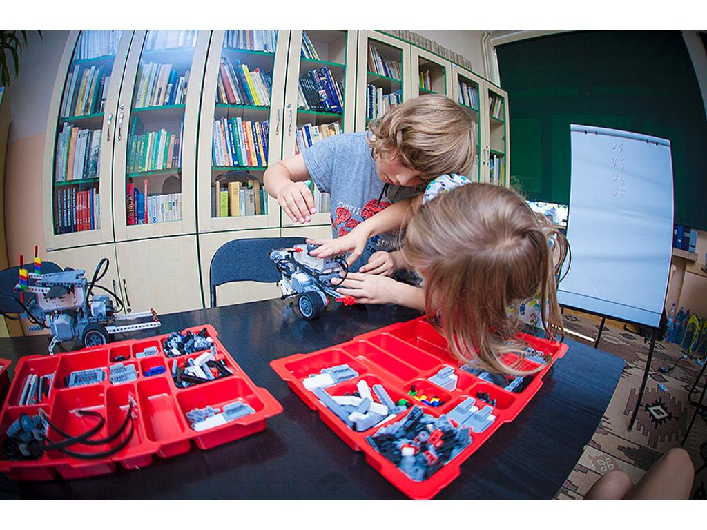 Ferie z robotami - www.robotyispolka.pl/ferie
