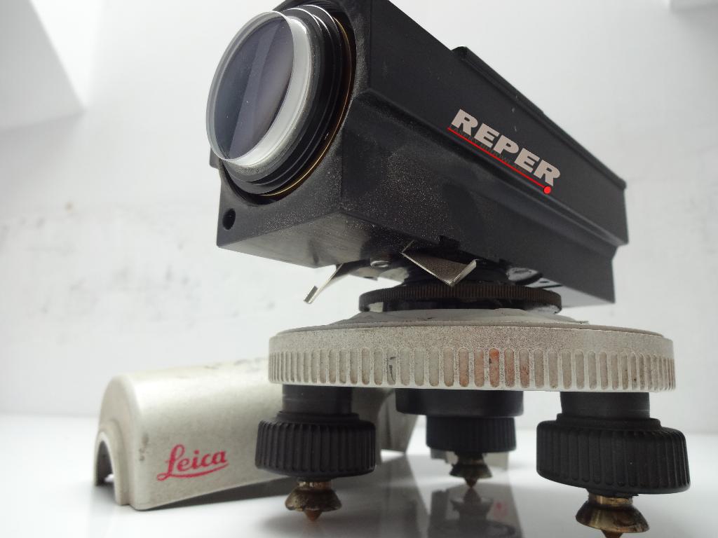 Niwelator Leica bez obudowy