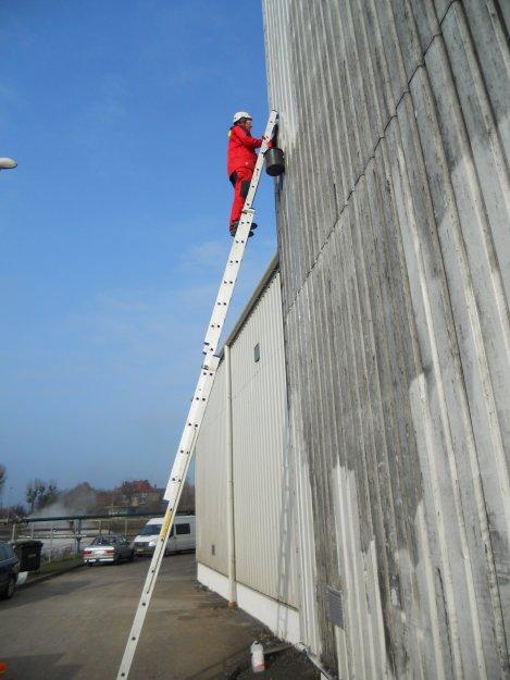 Mycie elewacji,czyszczenie elewacji,usuwanie graffiti,mycue dachów