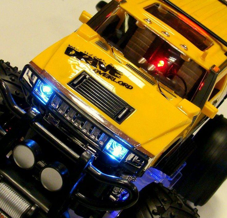 WIELKI HUMMER R / C DŹWIĘKI + MP3 SAMOCHÓD STEROWANY