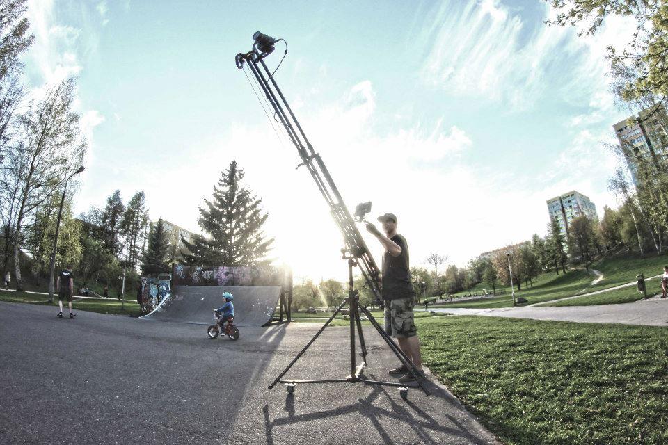Firma 813Studio realizuje profesjonalne&nowoczesne produkcje filmowe 