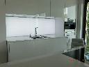 szklany ekran kuchenny podświetlony LED rgb pod szkłem