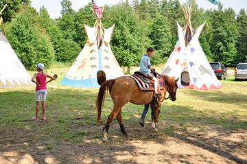 Noclegi, pobyty wypoczynkowe, ośrodek jezdziecki, konie, byk rodeo,, Mroczków  a, świętokrzyskie