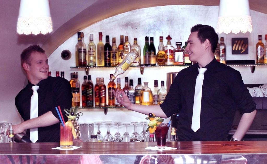 On The Rocks Bar Obsługa Barmańska Barman na Wesele Pokaz Barmański, Sopot, pomorskie