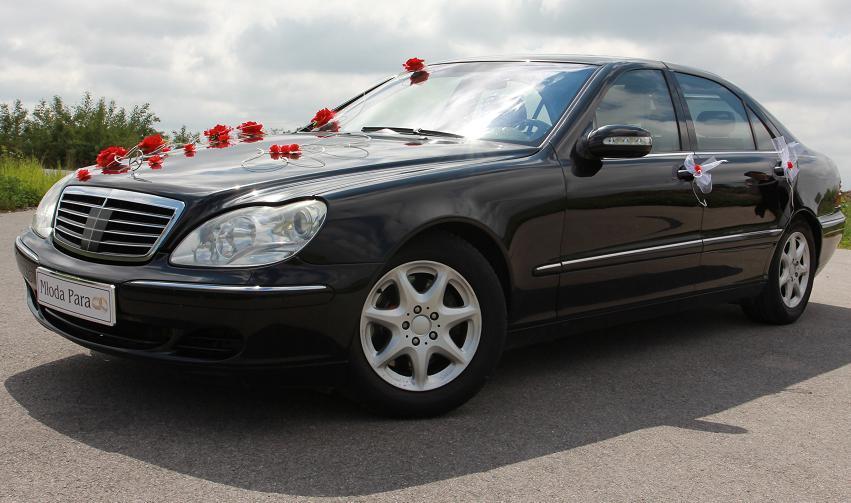 Auto do ślubu - Czarny Mercedes w przedłużanej wersji 