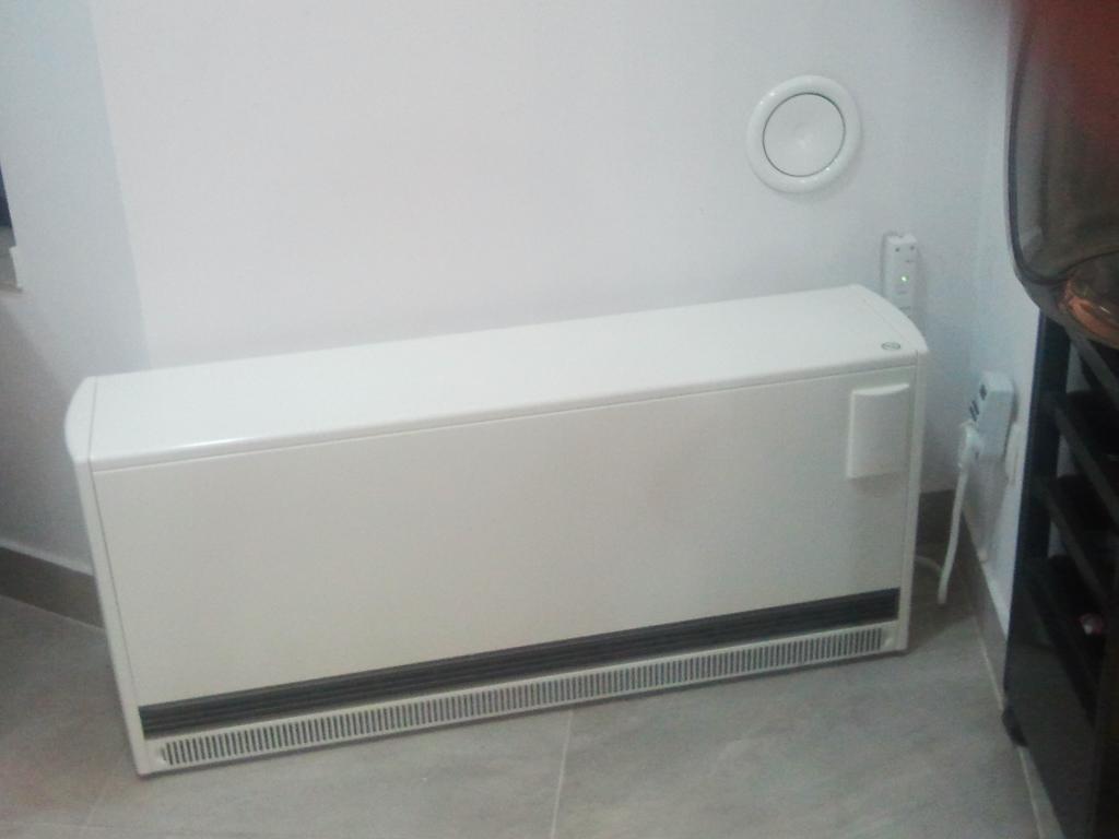 Niski 49cm dynamiczny piec akumulacyjny AEG/Stiebel-Eltron