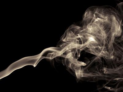 Jak usunąć zapach dymu z papierosów?